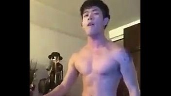 Video porno gay asiatico musculo