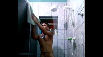 Gay dotado no banho xnxx