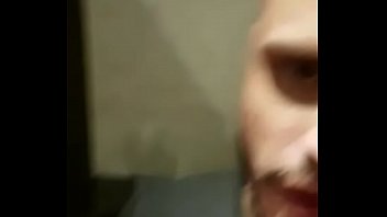 Video porno gay novinhasndo porra em banheiro publico