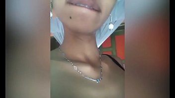 Sexo na buceta de uma morena brasileira virgem