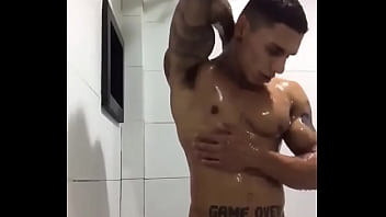 Sexo gay super musculoso dotado