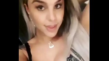 Transex brasileira na massagem porno
