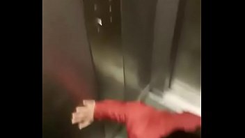 Amigas elevador