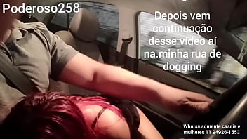 Atriz porno grava video caseiro no carro