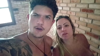 Primas lesbicas com primo e ate beijo grego brasil