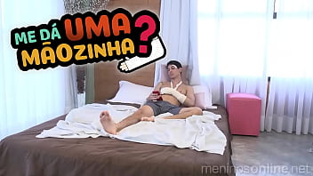 Alguem sabe onde eu acho porno gay com historia