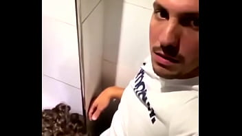 Xvideos camera escondida no banheiro da academia gay