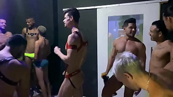 Dupla penetração de gay carioca