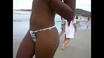 Esposa gostosa praia seduzindo