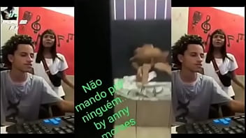 Mc brinquedo dando dinheiro