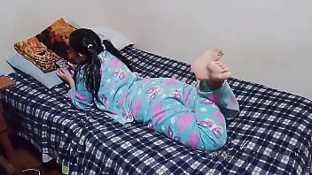 Peguei minha prima de pijama